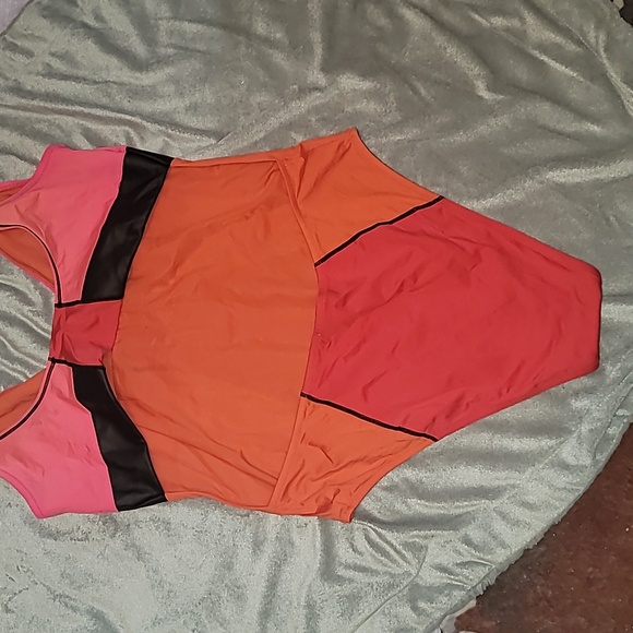 New Zingara One Piece Swimsuit - Picture 4 of 7